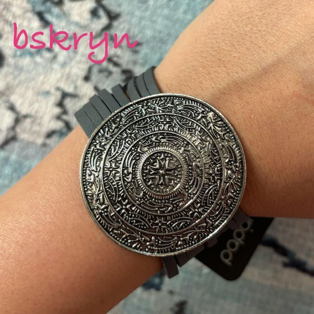 Paparazzi Women's Silver and Grey Jewellery